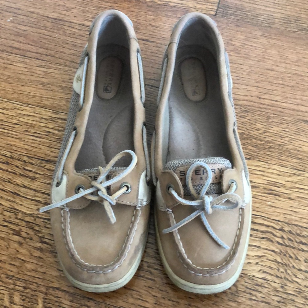 Women’s Sperrys Size 8